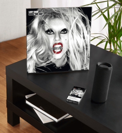 album connecté iiconi Lady GAGA born this way