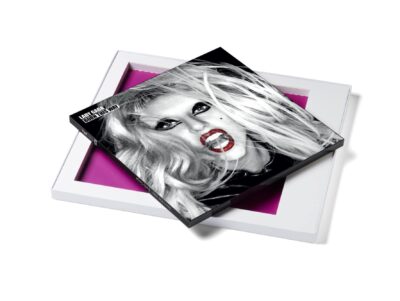 album connecté iiconi Lady GAGA born this way